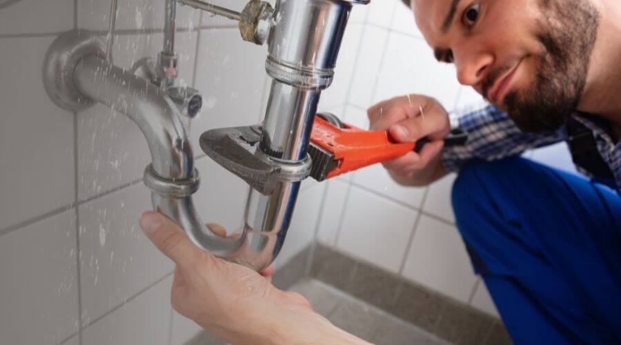 Expert burst pipe repair services in Nuevo, CA